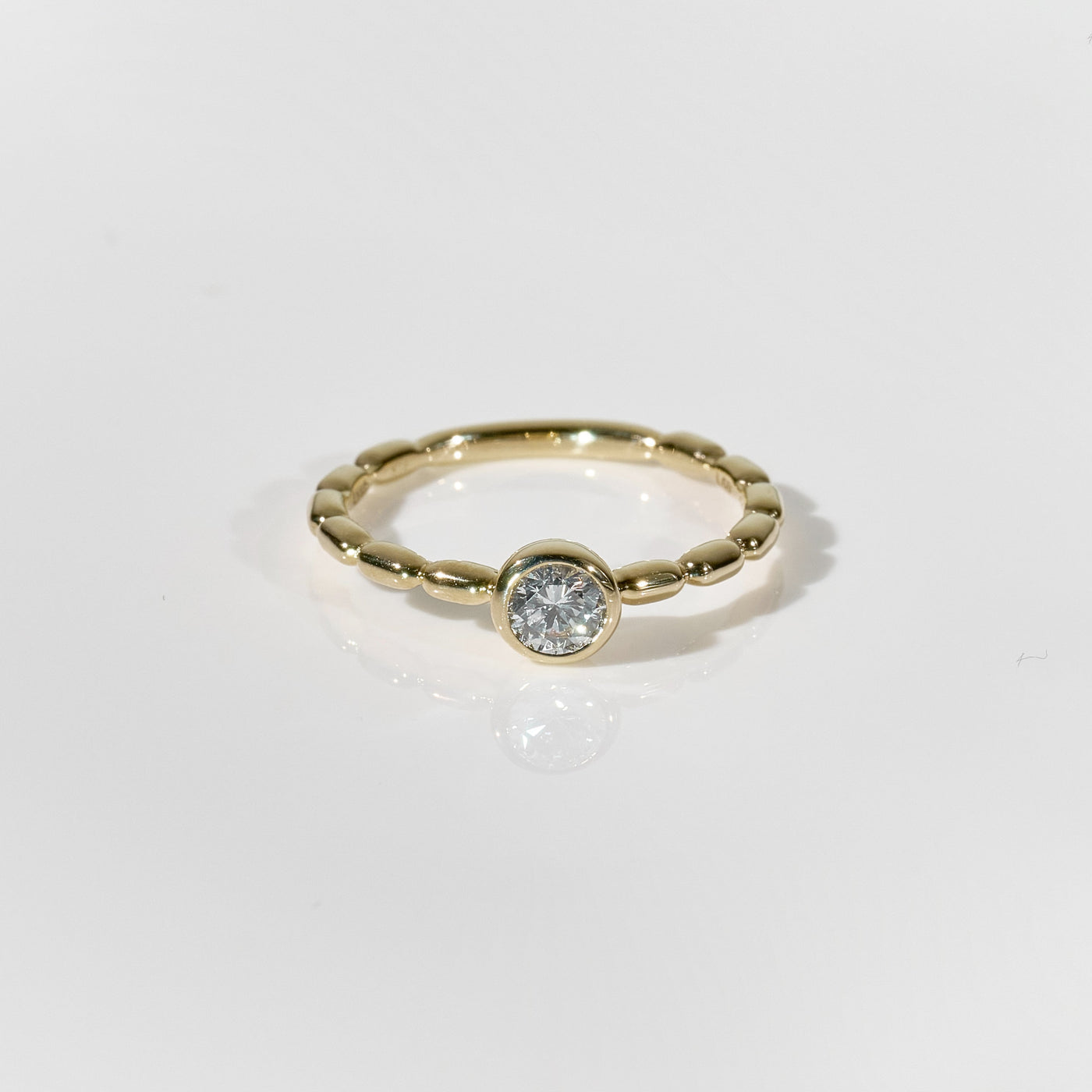 Ami Bezel Ring