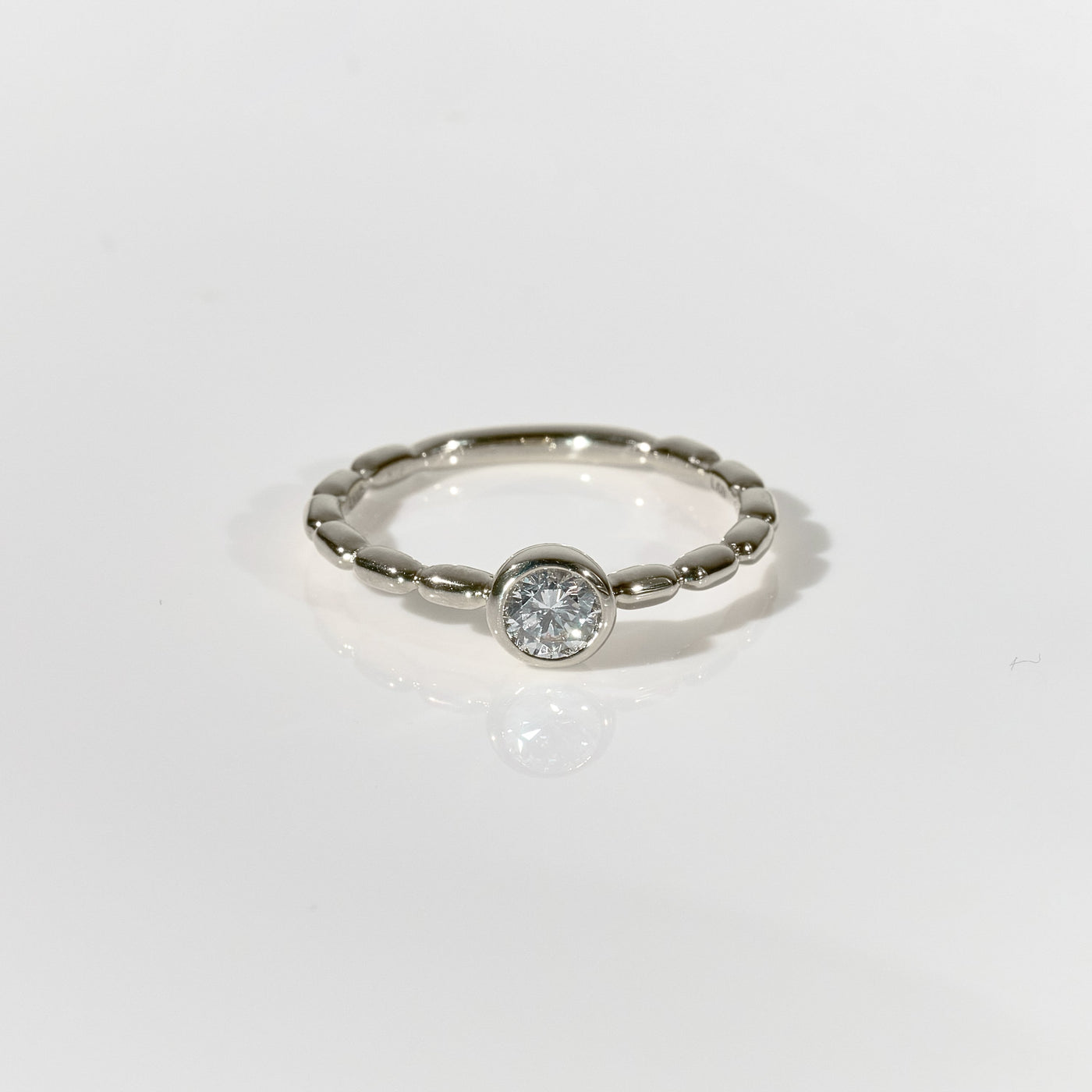 Ami Bezel Ring