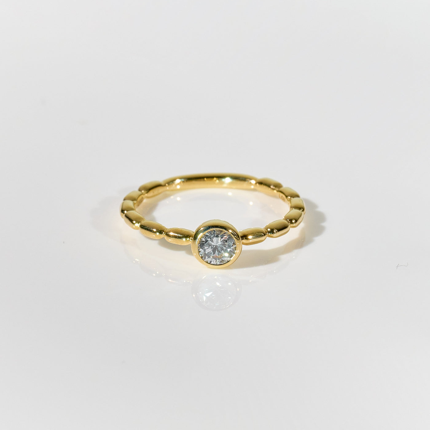 Ami Bezel Ring