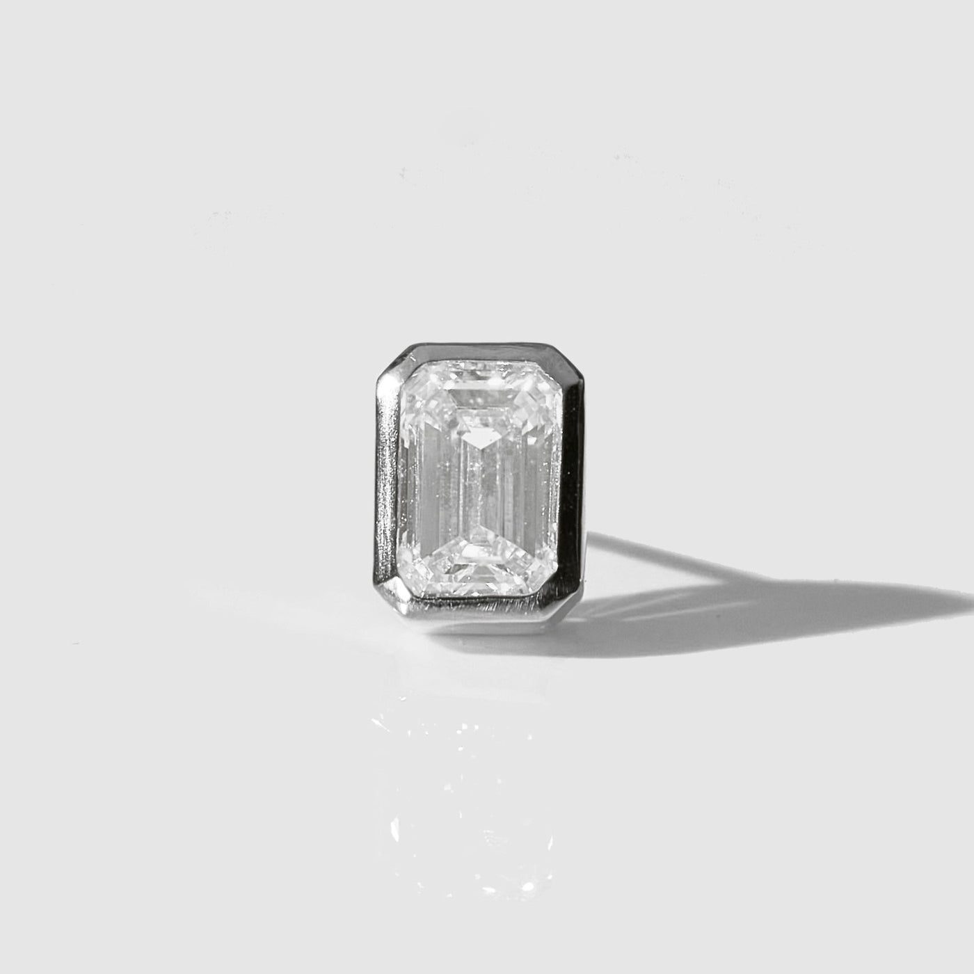 1ct Emerald  Bezel  Pierce
