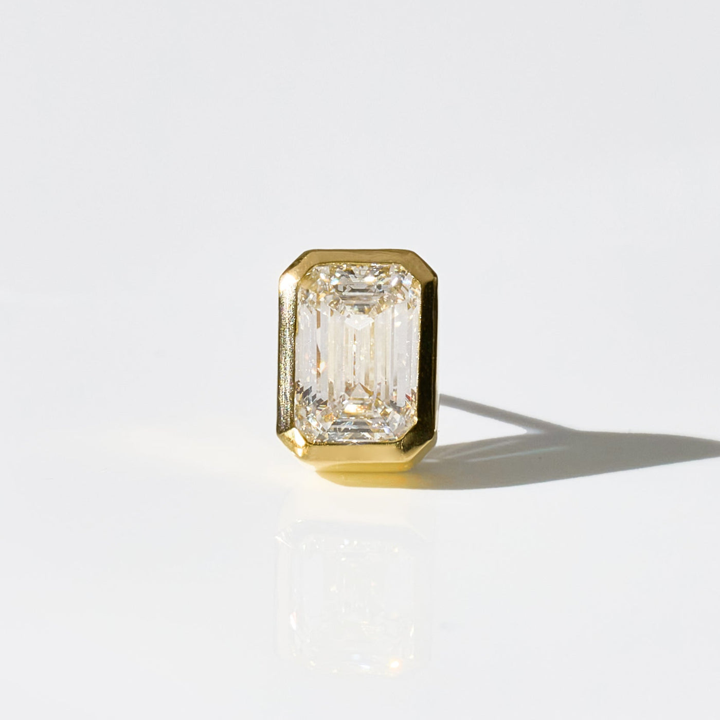 1ct Emerald  Bezel  Pierce
