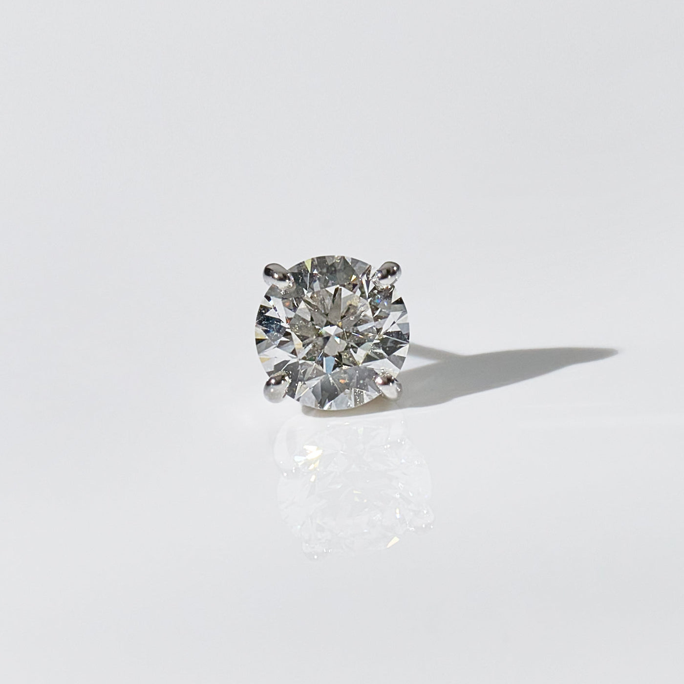 1ct Round Stud Pierce