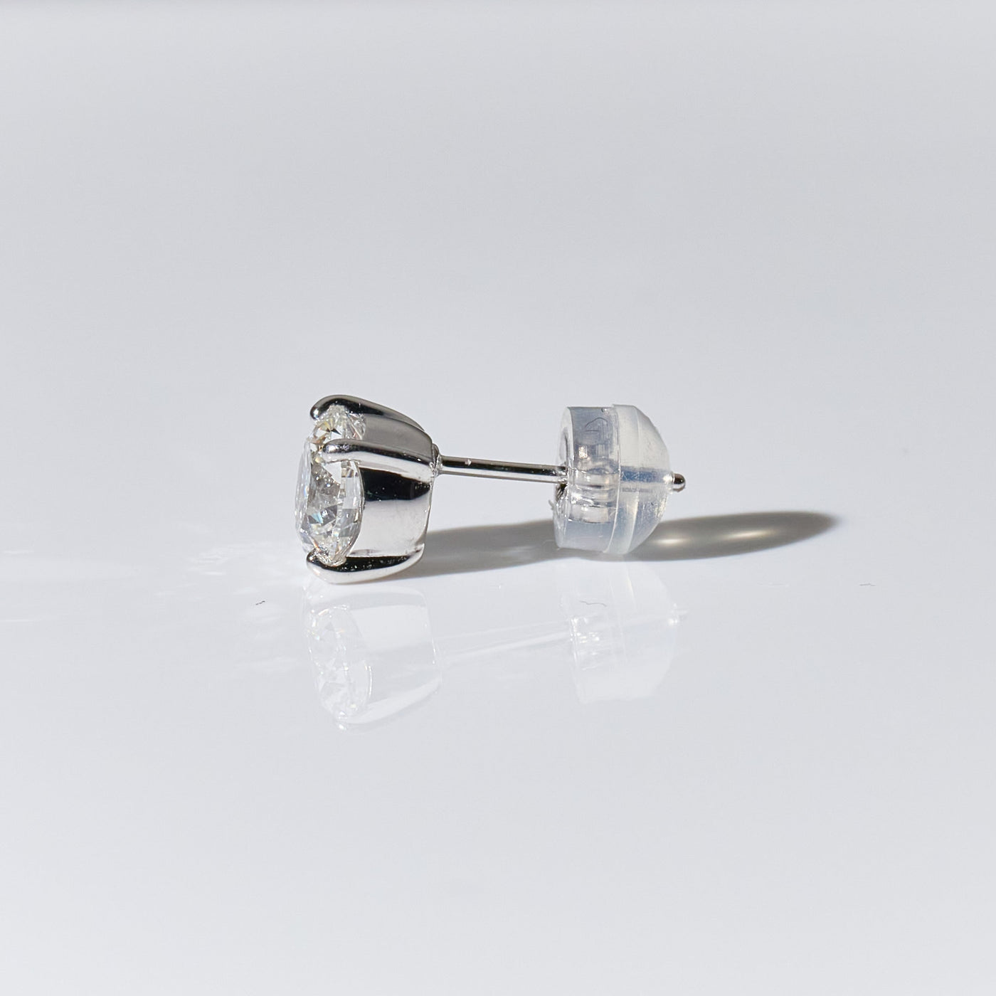 1ct Round Stud Pierce